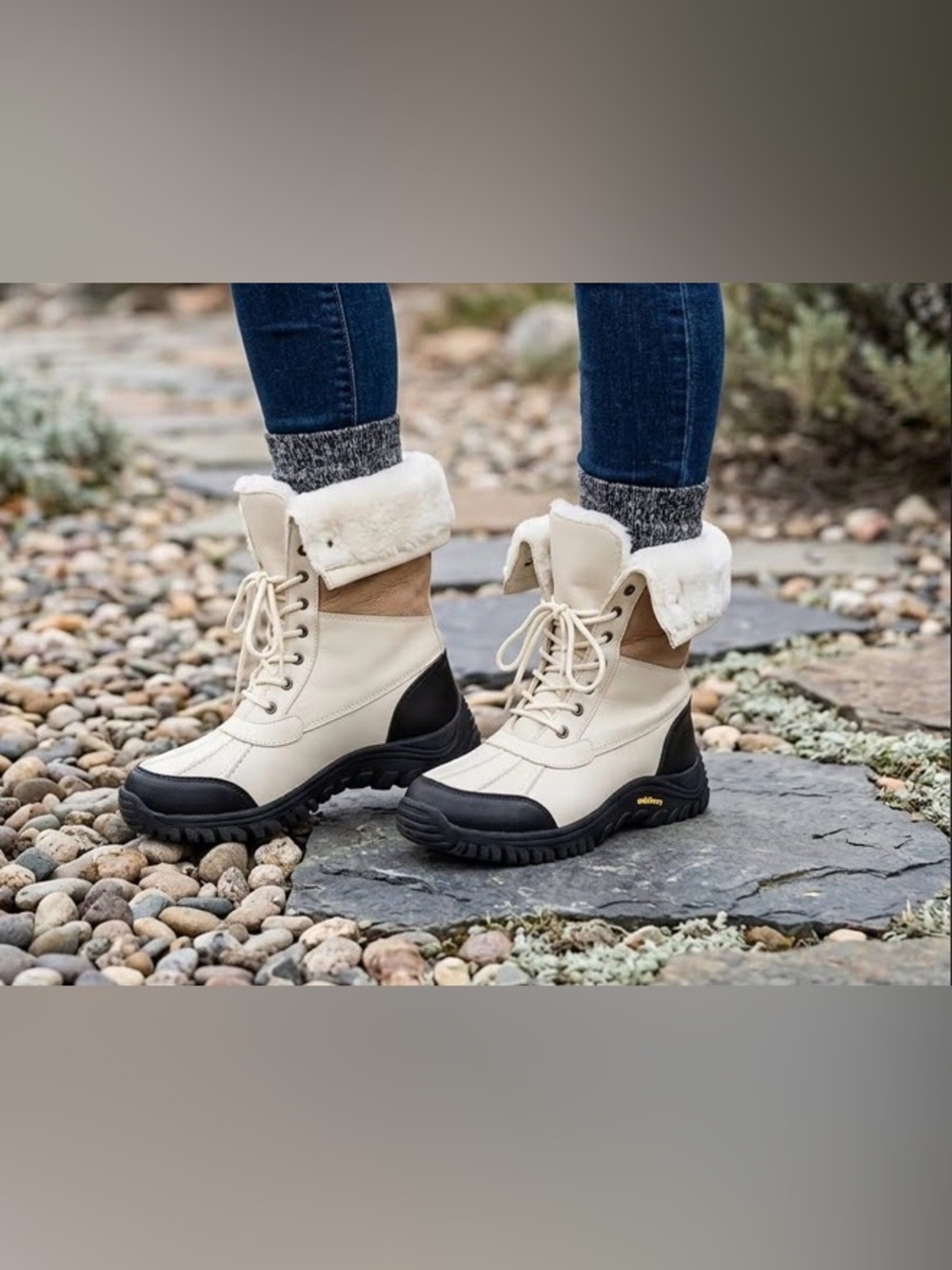 ❤️ Cream Fur-Lined Winter Lace-Up Boots - Size 40 - Aprox Size 9-9.5 W or 7 Mens